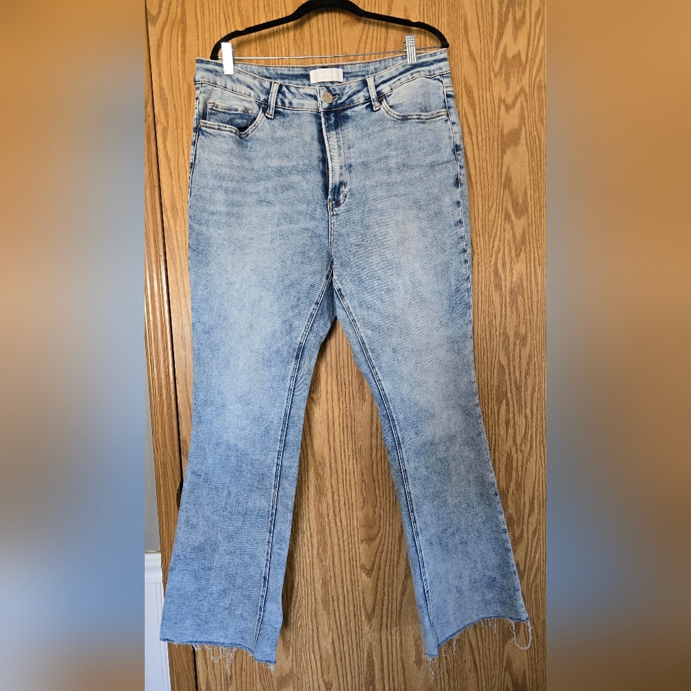 Vervet Women's Light Wash High Rise Faded Bootcut Jeans